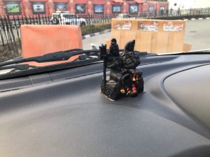 車 置物