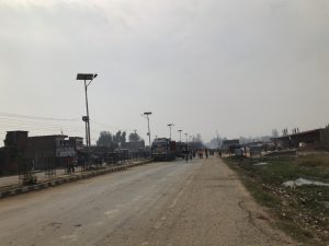 ネパール人ガンジ　国境